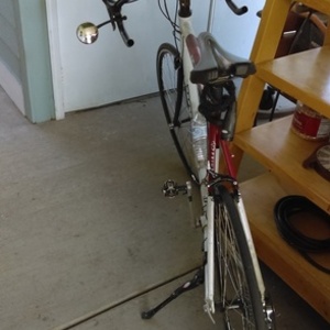 Novara Divano White and Red