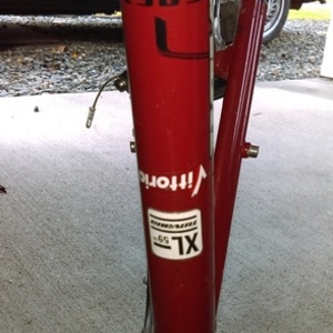 Novara Divano White and Red