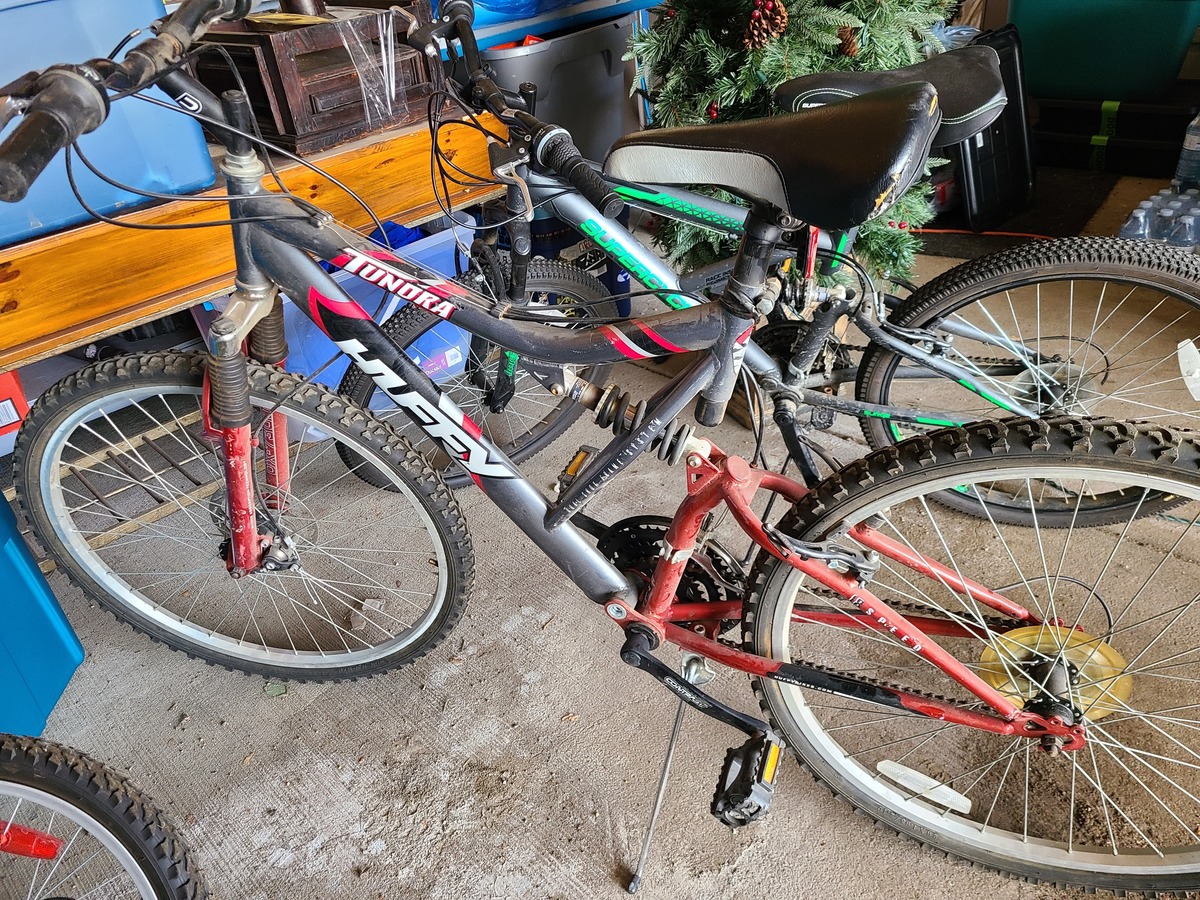 huffy tundra women's mountain bike