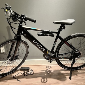 2022 Aventón Soltera Black