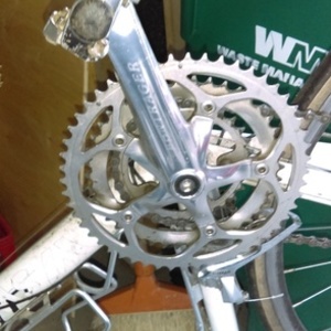 Novara Divano White, Red, and Black