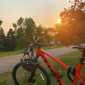 2021 Trek Marlin 6 Red and Black