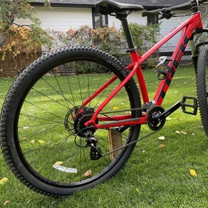 2021 Trek Marlin 6 M 29 Red