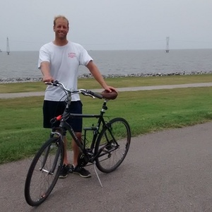 2012 Trek 22.5" Men's Verve 2 Black and Silver or Gray