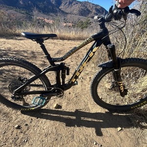 2021 Trek Remedy 8 Black