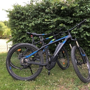 2018 Cube Cube Reaction Hybrid Race 500 27,5 Black and Blue