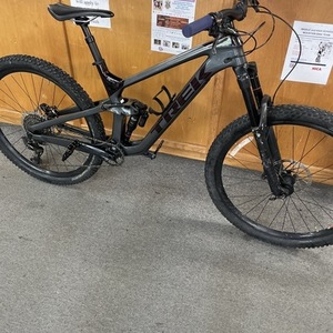 2021 Trek Slash 9.8 Silver, gray or bare metal