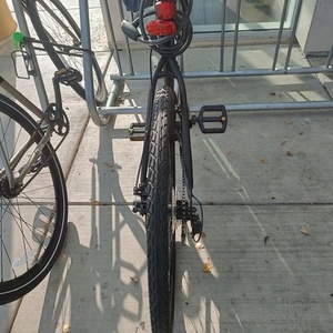 2021 Schwinn 700c Glenwood Black and White