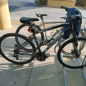 2021 Schwinn 700c Glenwood Black and White