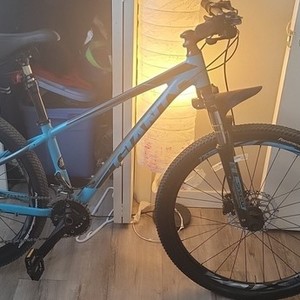 2022 Giant Talon 2 Blue