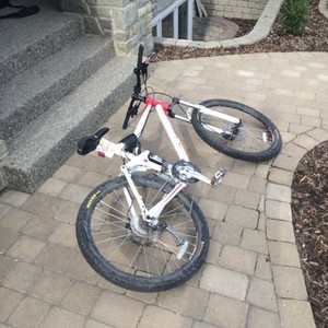 2009 Kona One20 White and Red