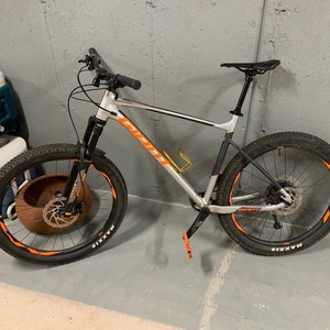 2019 Giant Fathom 1 XL Silver, gray or bare metal