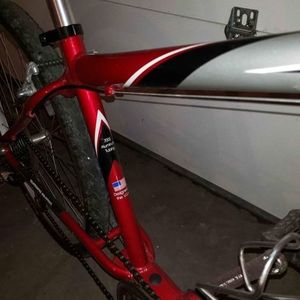 Sun 7005 Red and Silver, gray or bare metal