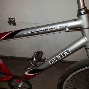 Sun 7005 Red and Silver, gray or bare metal