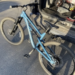 2022 Polygon Vander T7 27” Blue