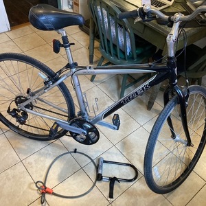Trek 7000 Silver, gray or bare metal