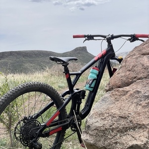 2020 GT Bicycles Elite Black and Red