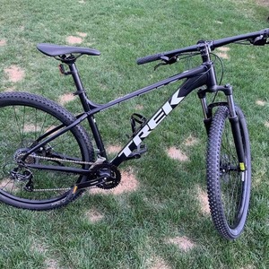 2022 Trek Marlin 4 Black
