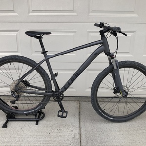 2022 Cube Aim-EX Silver, gray or bare metal and Black