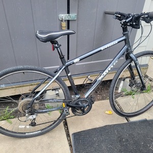 Kona Bownesian Silver, gray or bare metal and Black