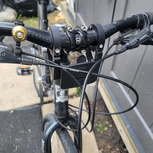 Kona Bownesian Silver, gray or bare metal and Black