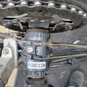 Kona Bownesian Silver, gray or bare metal and Black