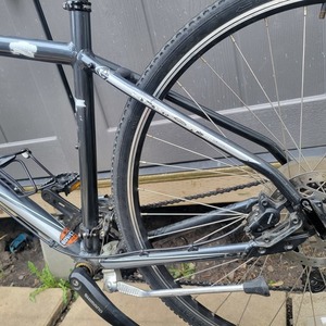 Kona Bownesian Silver, gray or bare metal and Black