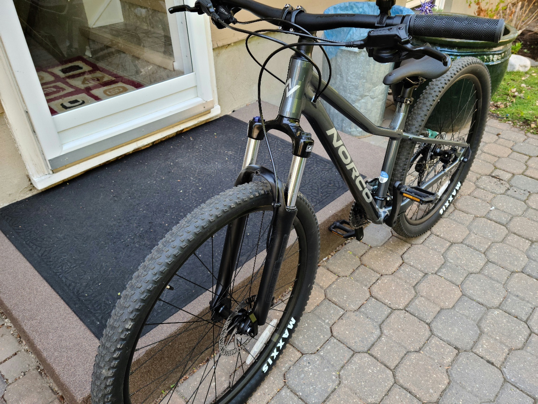 norco storm 3 mountain bike