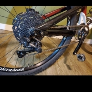 2016 Rocky Mountain Bicycles Thunderbolt799 White, Black, and Red