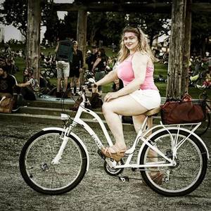 2011 Electra White