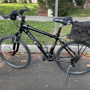 Trek Mountain/Road Hybrid Black