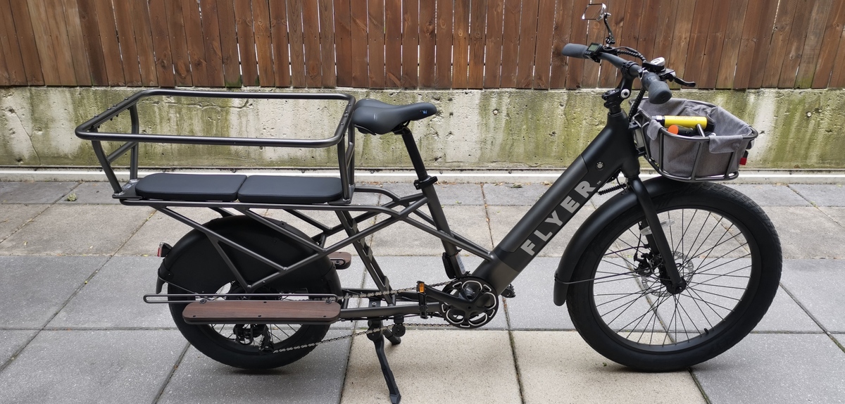 2022 Radio Flyer L885 cargo bike (rear storage)