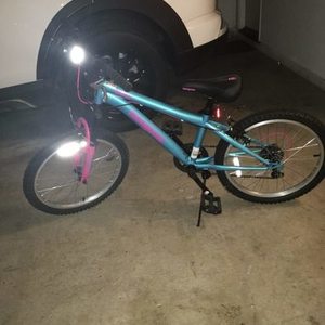 Mongoose Pacific Cycle BYTE Blue and Pink