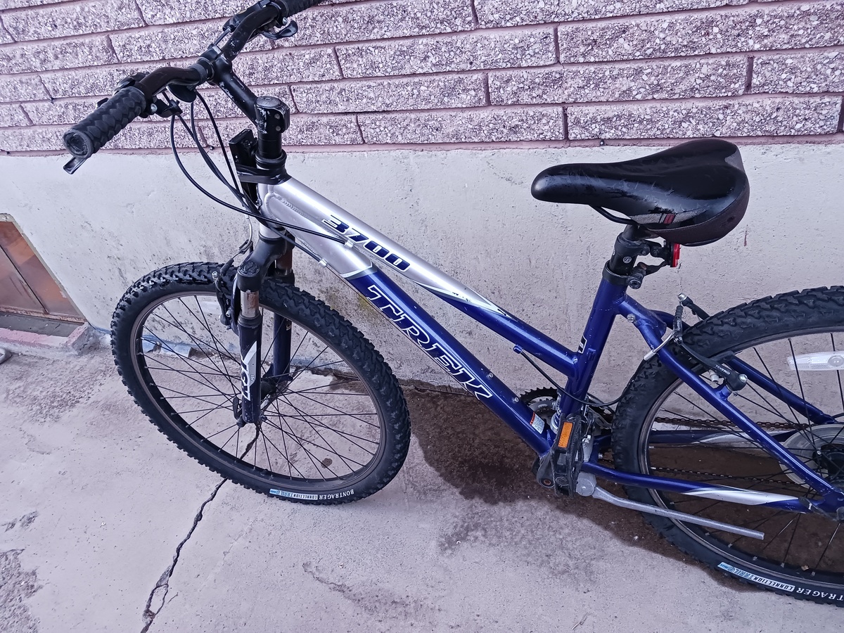 2009 trek 3700