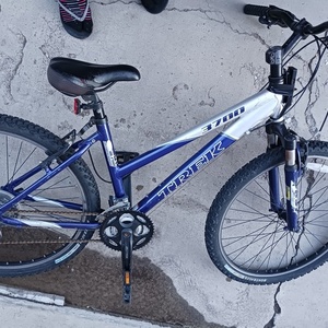 2009 Trek 3700 Blue and Silver, gray or bare metal