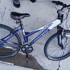 2009 Trek 3700 Blue and Silver, gray or bare metal