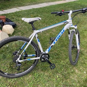 2012 Trek Mamba White and Blue