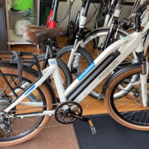 Magnum Bikes UI5 White