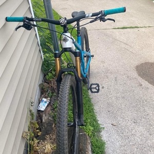 2016 Yeti SB4.5c Teal and White