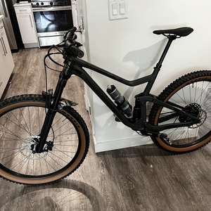 2022 SCOTT Genius 950 Silver, gray or bare metal and Yellow or Gold