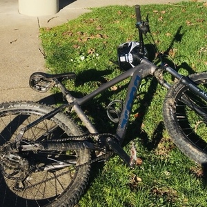 2019 Kona Fire mountain Silver, gray or bare metal