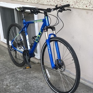 2022 GT Bicycles Transeo 2.0 Blue and Green