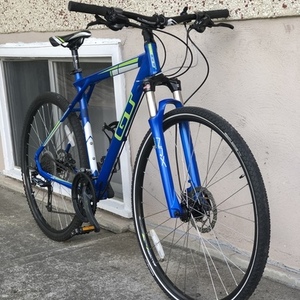 2022 GT Bicycles Transeo 2.0 Blue and Green