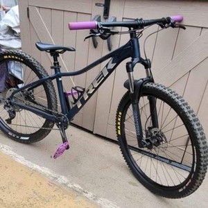 2021 Trek Marlin 7 Blue and Silver, gray or bare metal