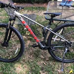 Trek Marlin Silver, gray or bare metal