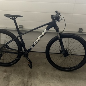 2022 Trek 29 Black