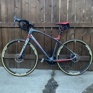2016 Giant Anyroad CoMAX Red and Black