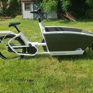 2022 Urban Arrow Family cargo bike (front storage) White