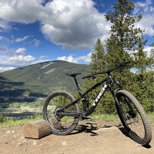 2022 Trek Fuel EX Black