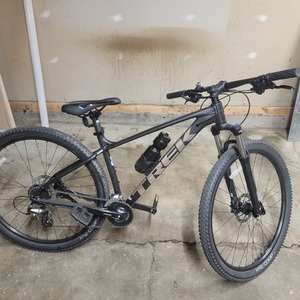 2022 Trek marlin 5 Black